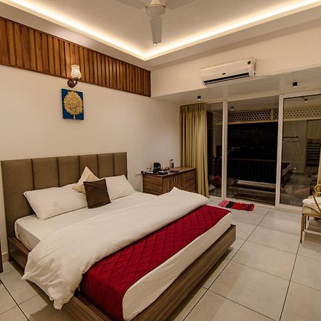 Boulevard Resorts Kakkadampoyil Exterior photo